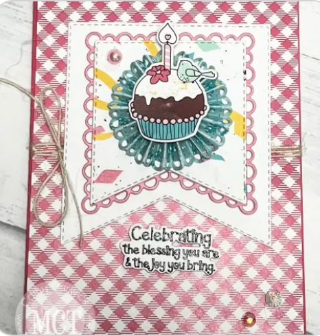 Pretty Scallop Banner Dies
